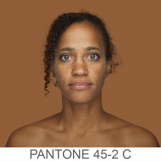 PANTONE 45-2 C