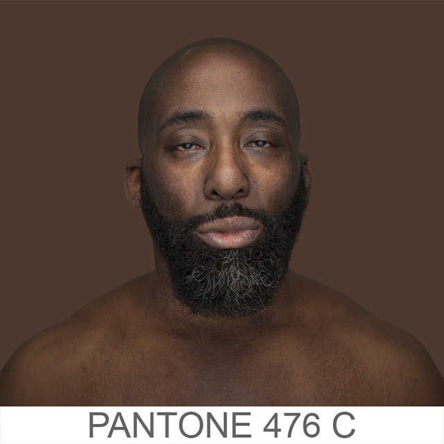 PANTONE 476 C